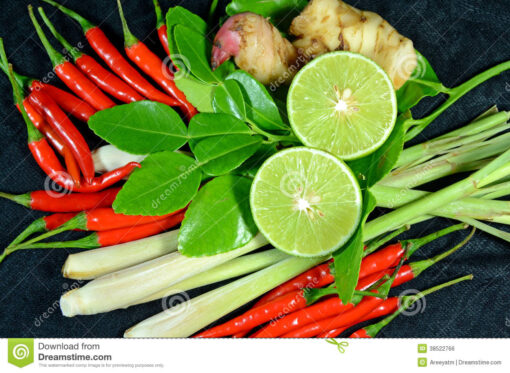 kruiden-voor-thaise-kruidige-citroengrassoep-38522766
